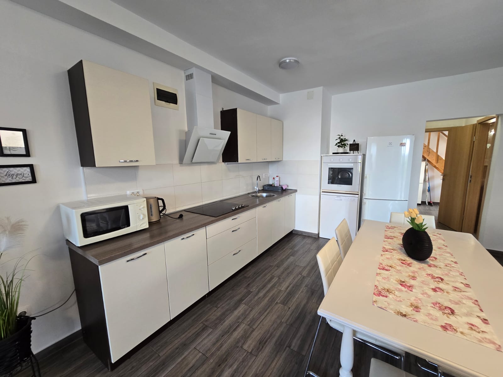 Apartman sa bazenom 90m od mora